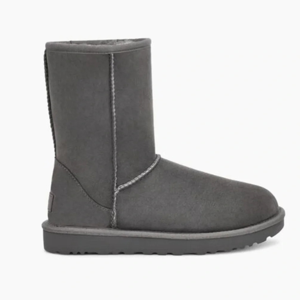 UGG Classic Short Boots - grey